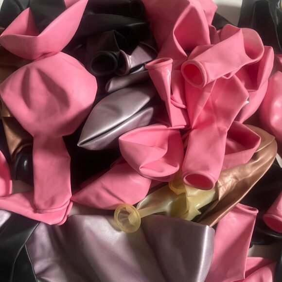 Pink & Black Balloon Garland Arch Kit with 2 Champagne Bottle Foil Balloons - Picture 2 of 11